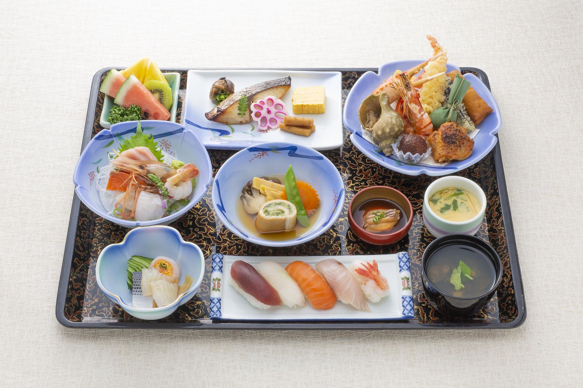 華やかな御膳でおもてなしの心を